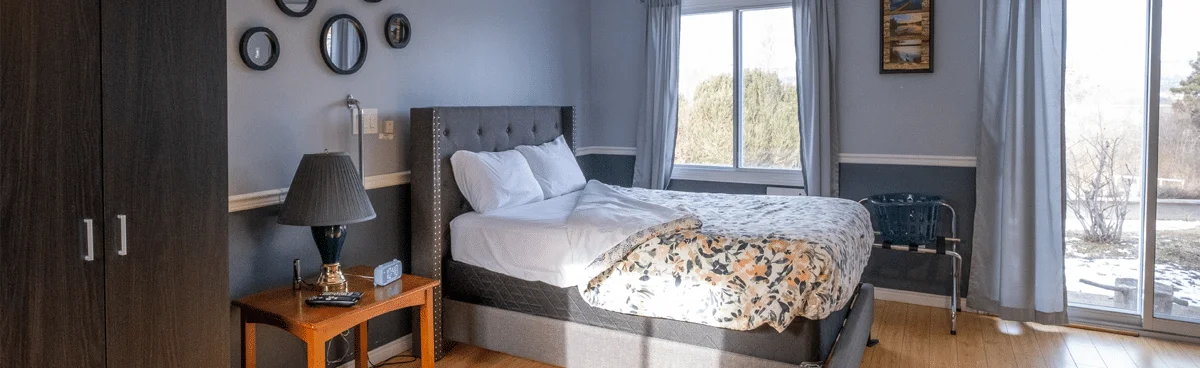 Pet friendly private room with bathroom and wifi