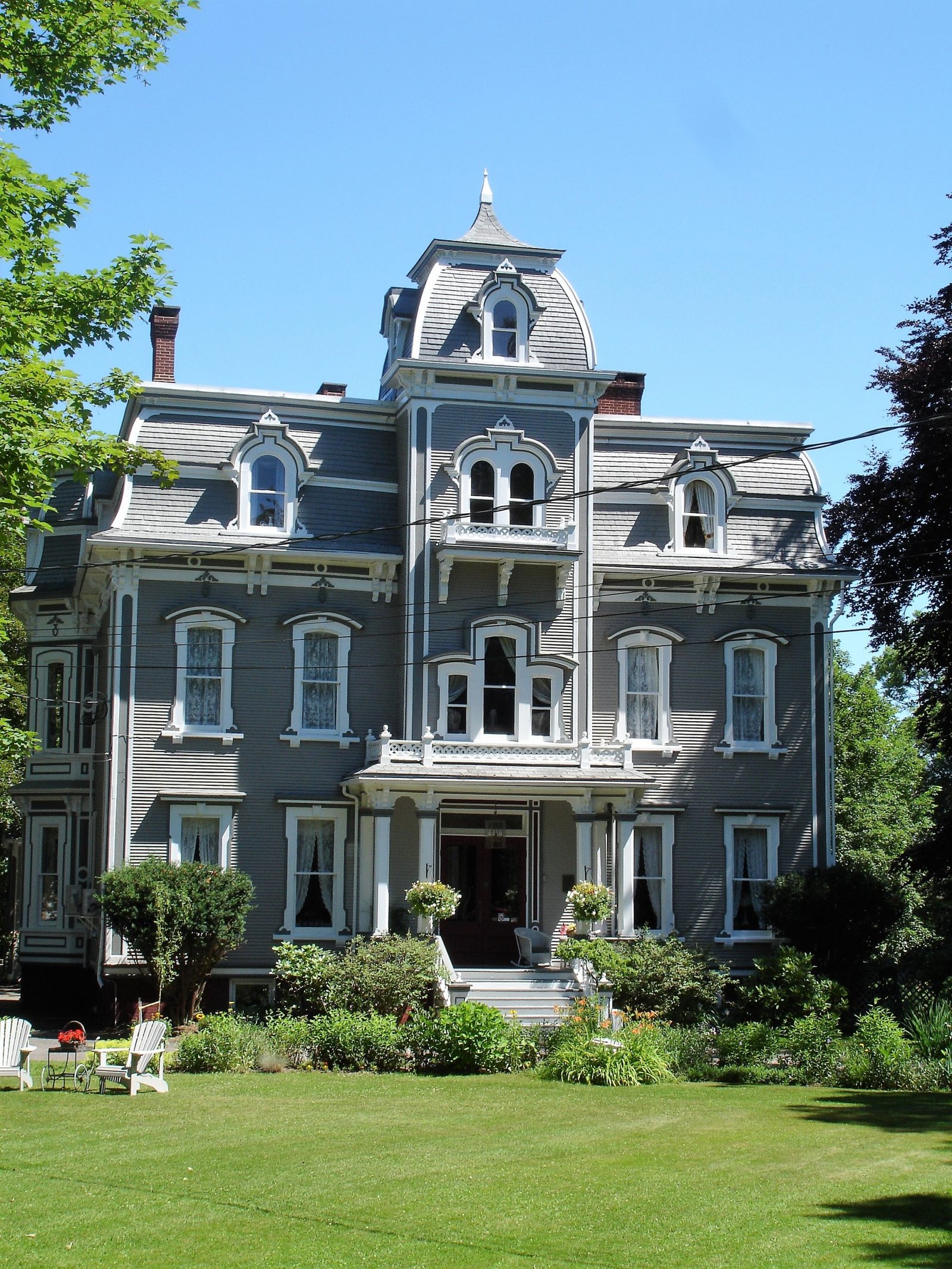 One of the many stately Victorian Homes in Annapolis Royal Nova Scotia. Some have been converted to marvelous B & B’s 